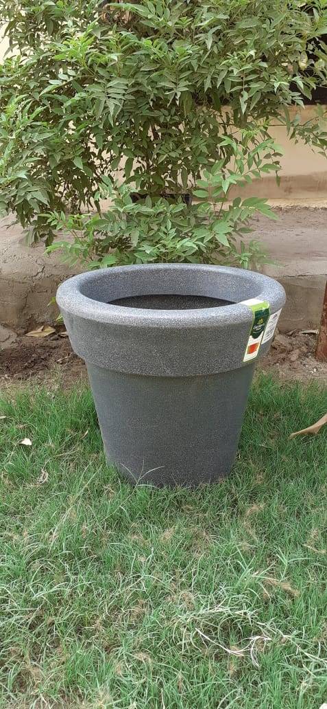 Maxxi Planters With Trays - Garden's Need