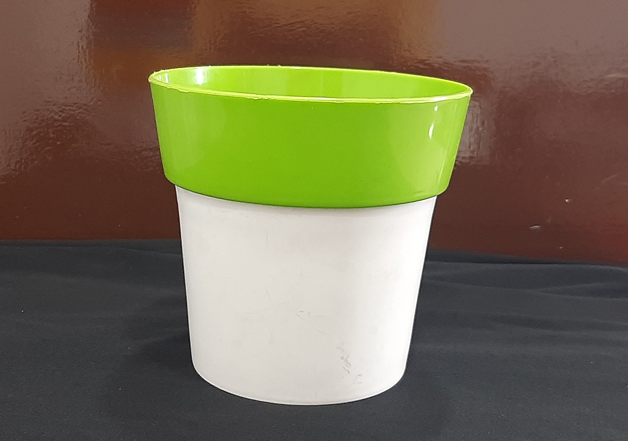 Dual color planters
