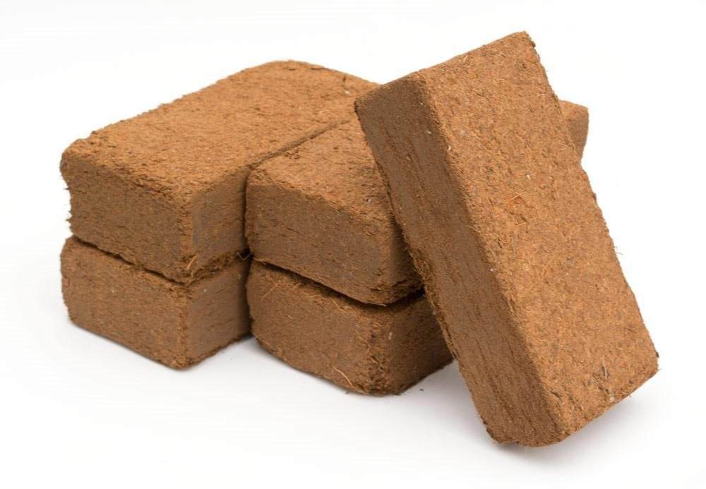 Gardening Coir Pith Low EC Coco PEAT Brick (650 GRMS Block EXPANDS to 3 to 4 KGS- 10 to 17 LITERS APROX)